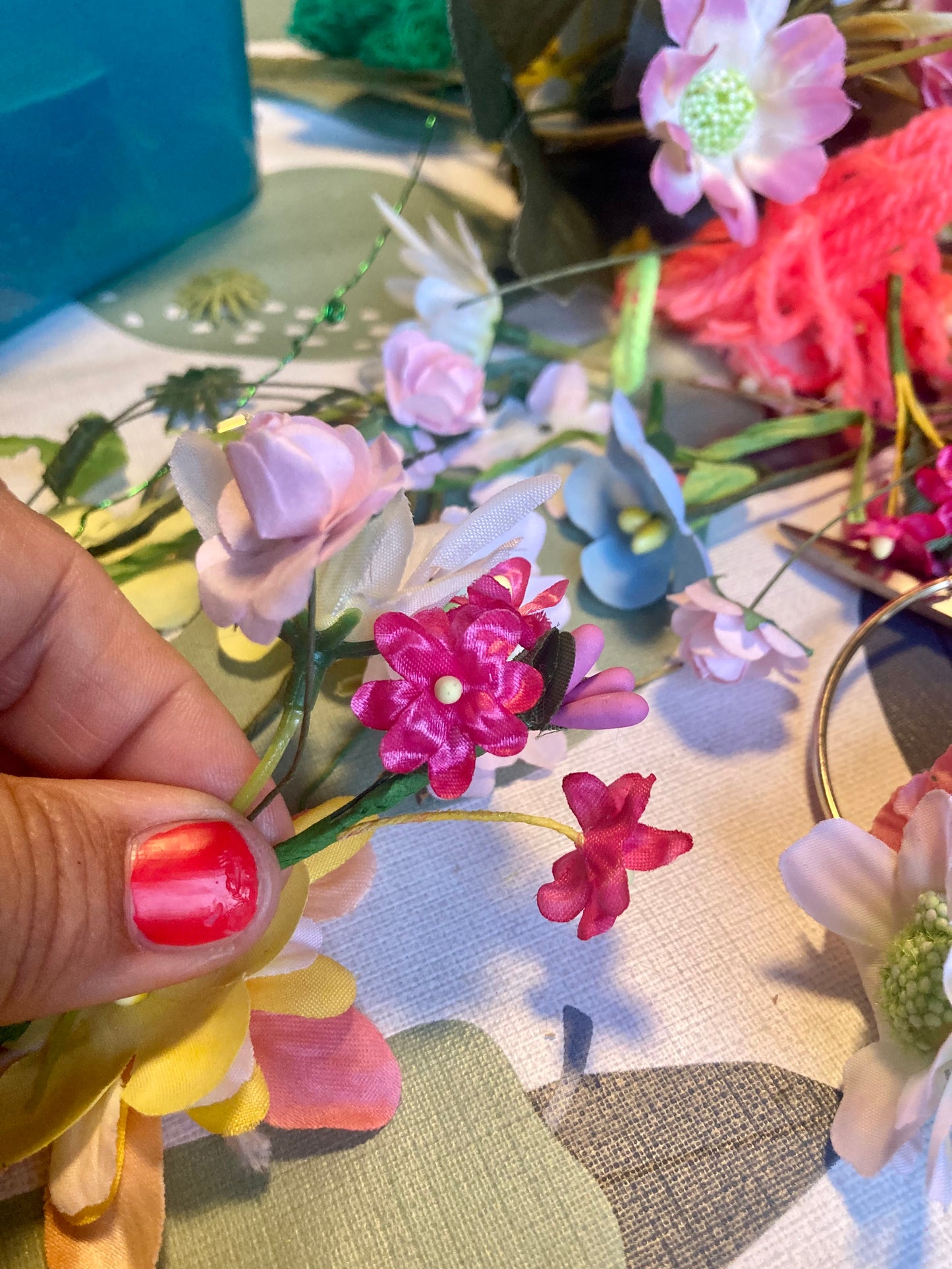 Hen creative parties - flower earrings