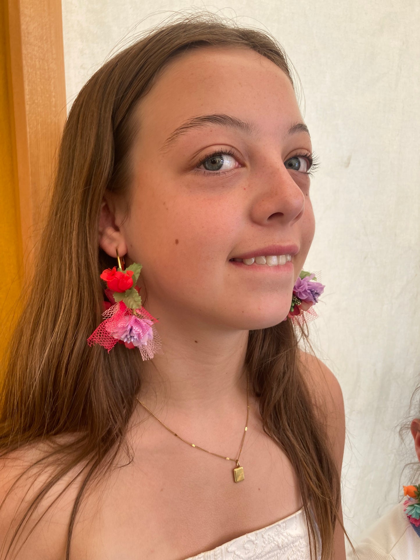 Hen creative parties - flower earrings