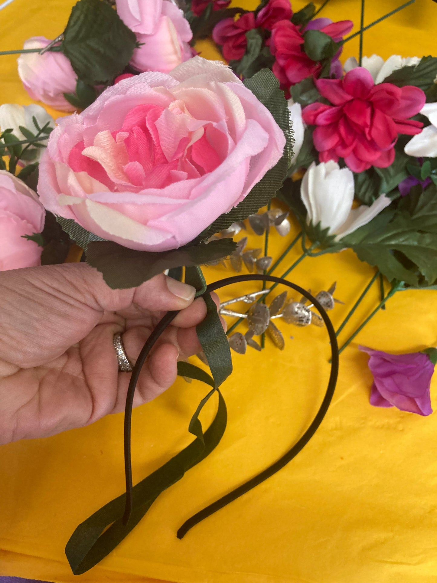 Flower Pom Pom festival, Pride, Hen hairband Workshop