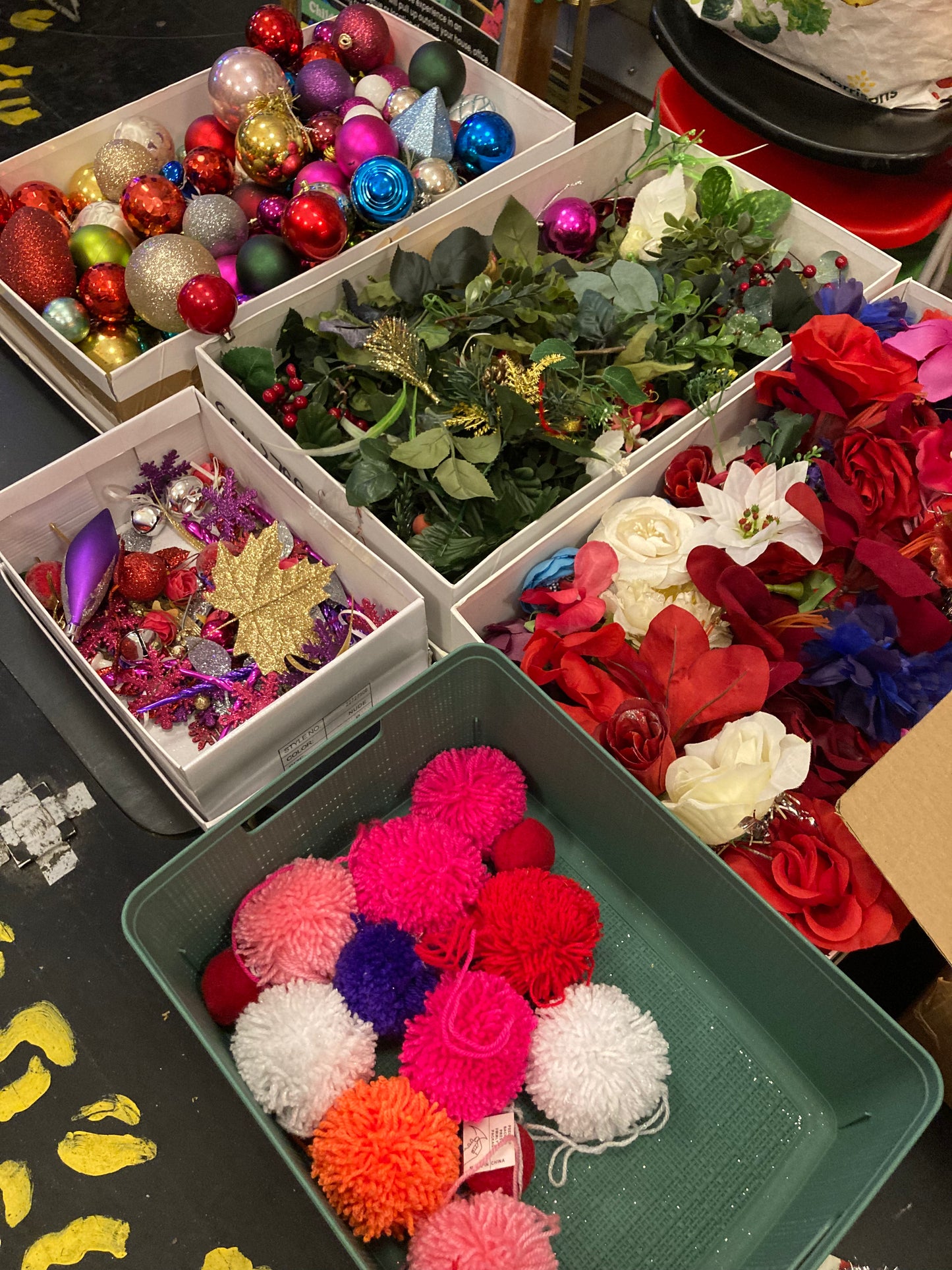 Kitsch Christmas Wreath Workshop