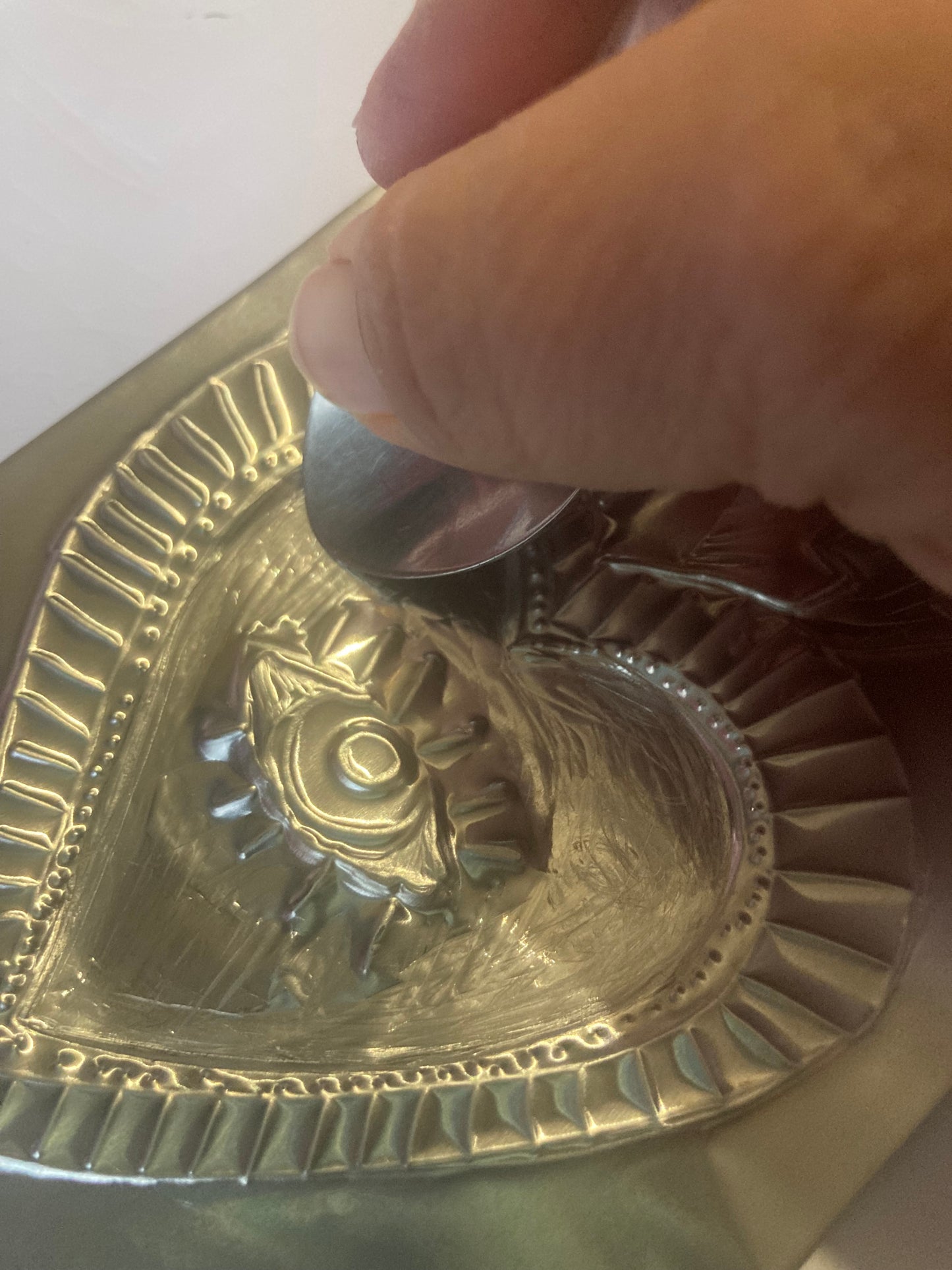 Galentines tin Decoration workshop