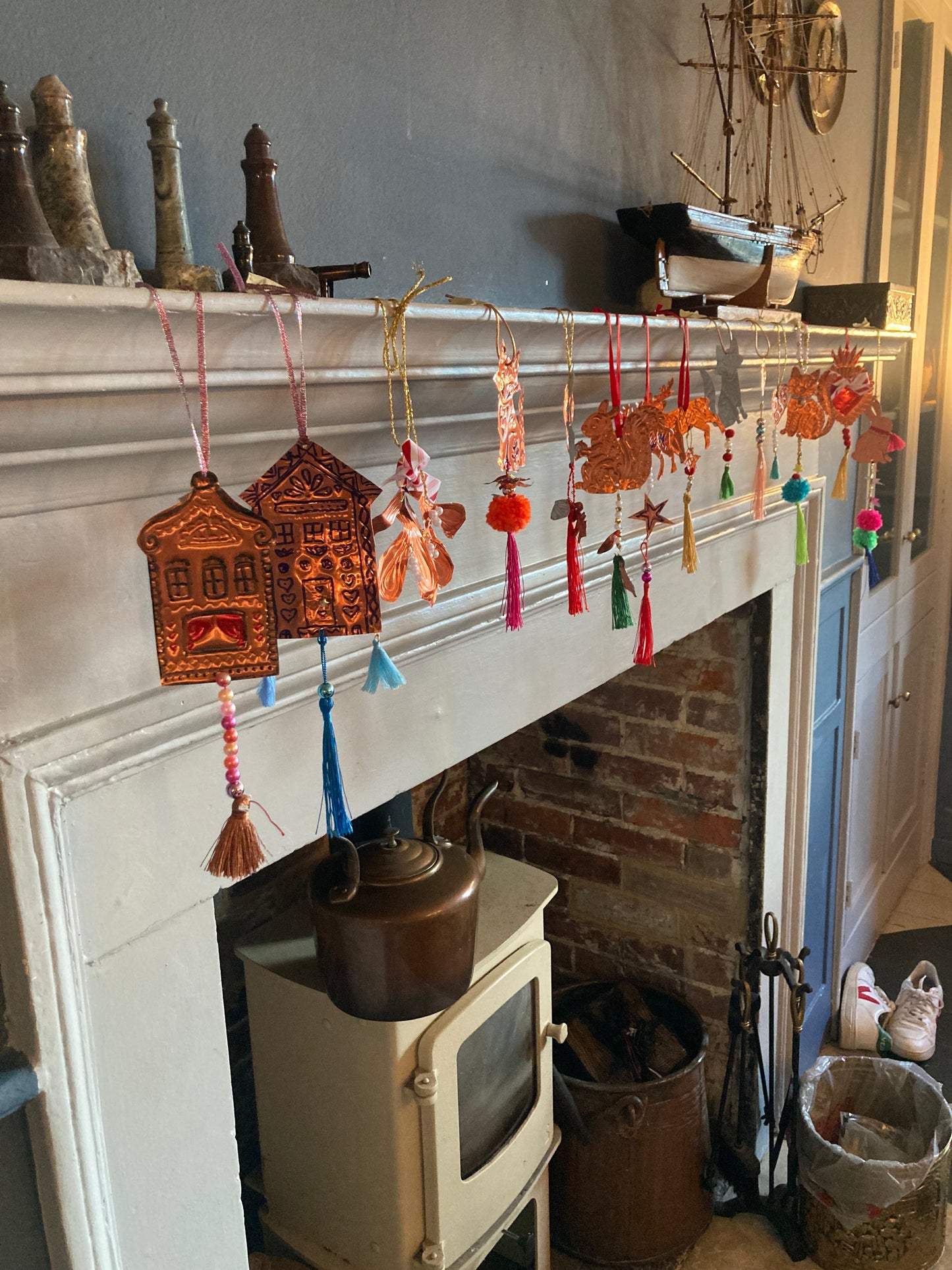 Christmas Embossed Mexican hojalata tin decoration workshops