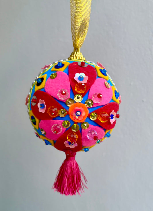 Push pin bauble workshop