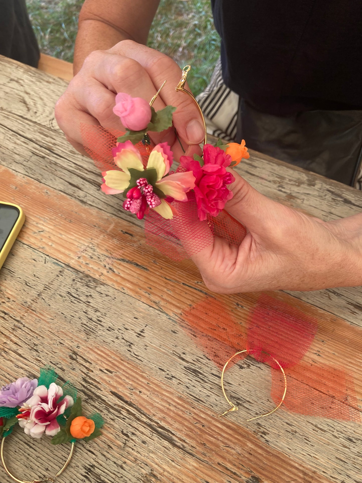 Hen creative parties - flower earrings