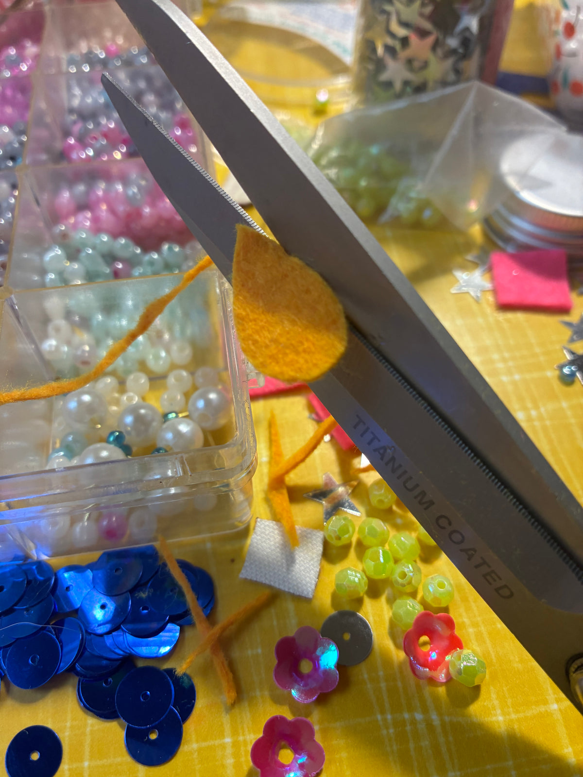 Push pin bauble workshop