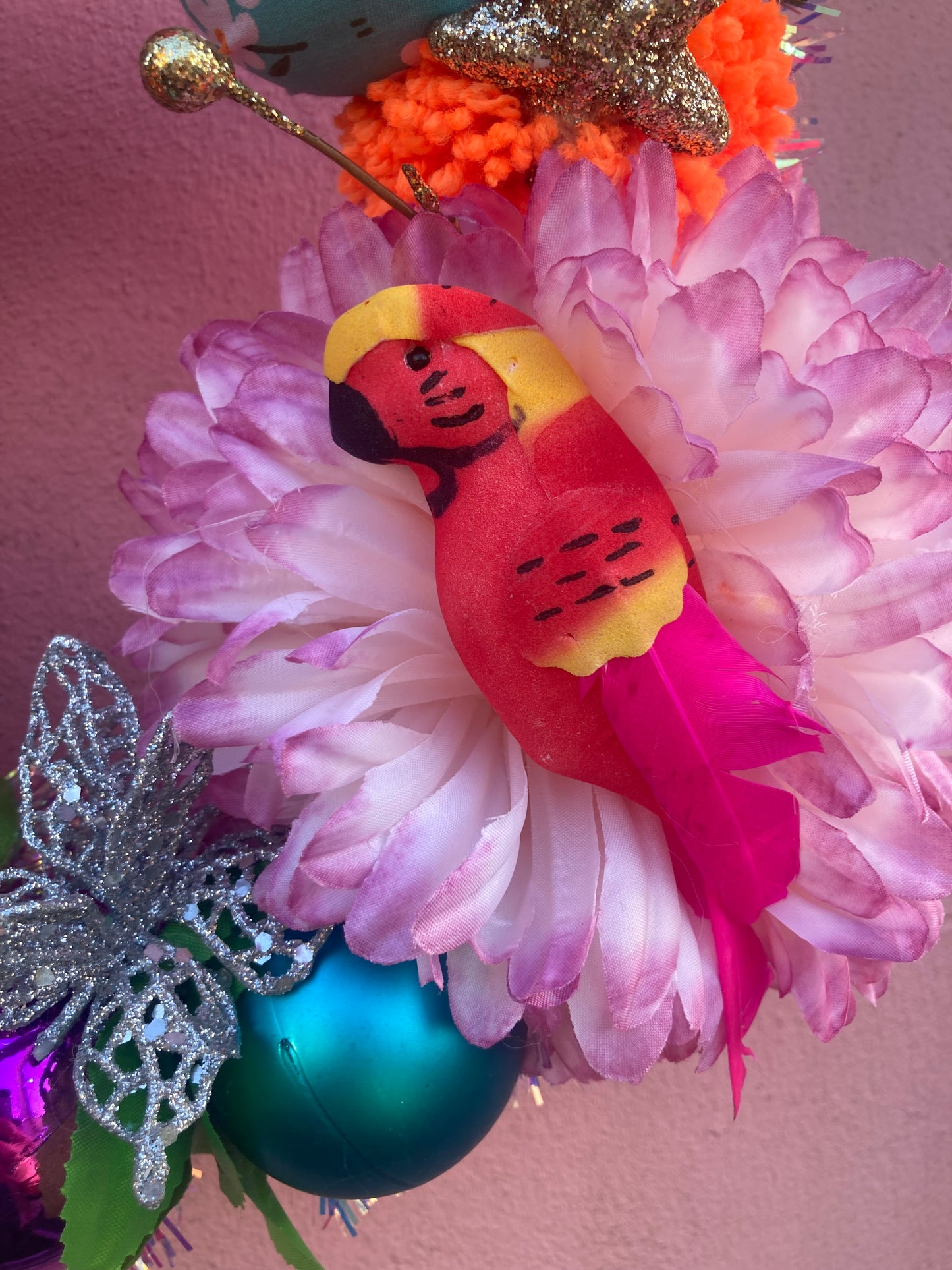 Ready made Kitsch Christmas Wreaths