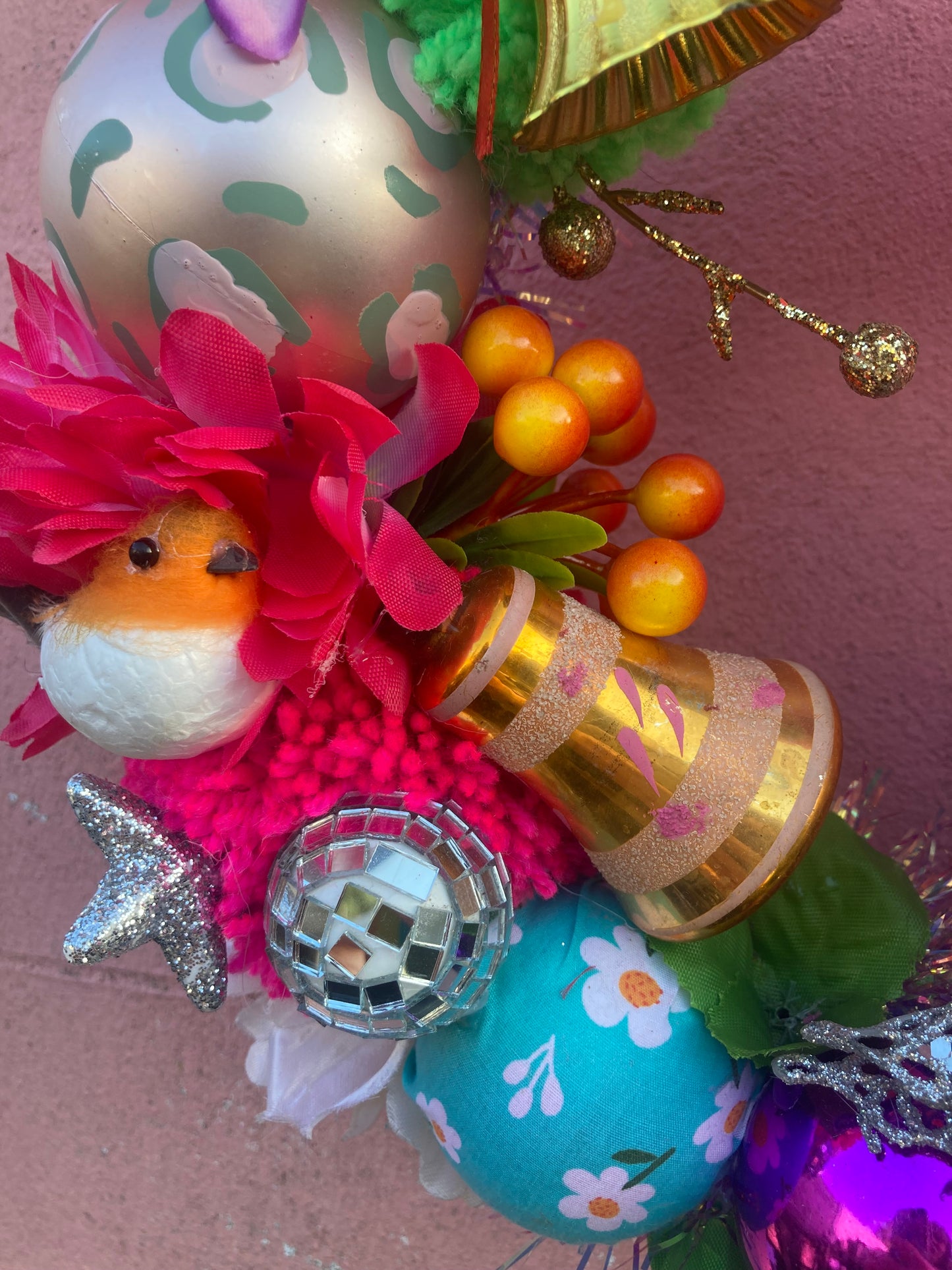 Ready made Kitsch Christmas Wreaths