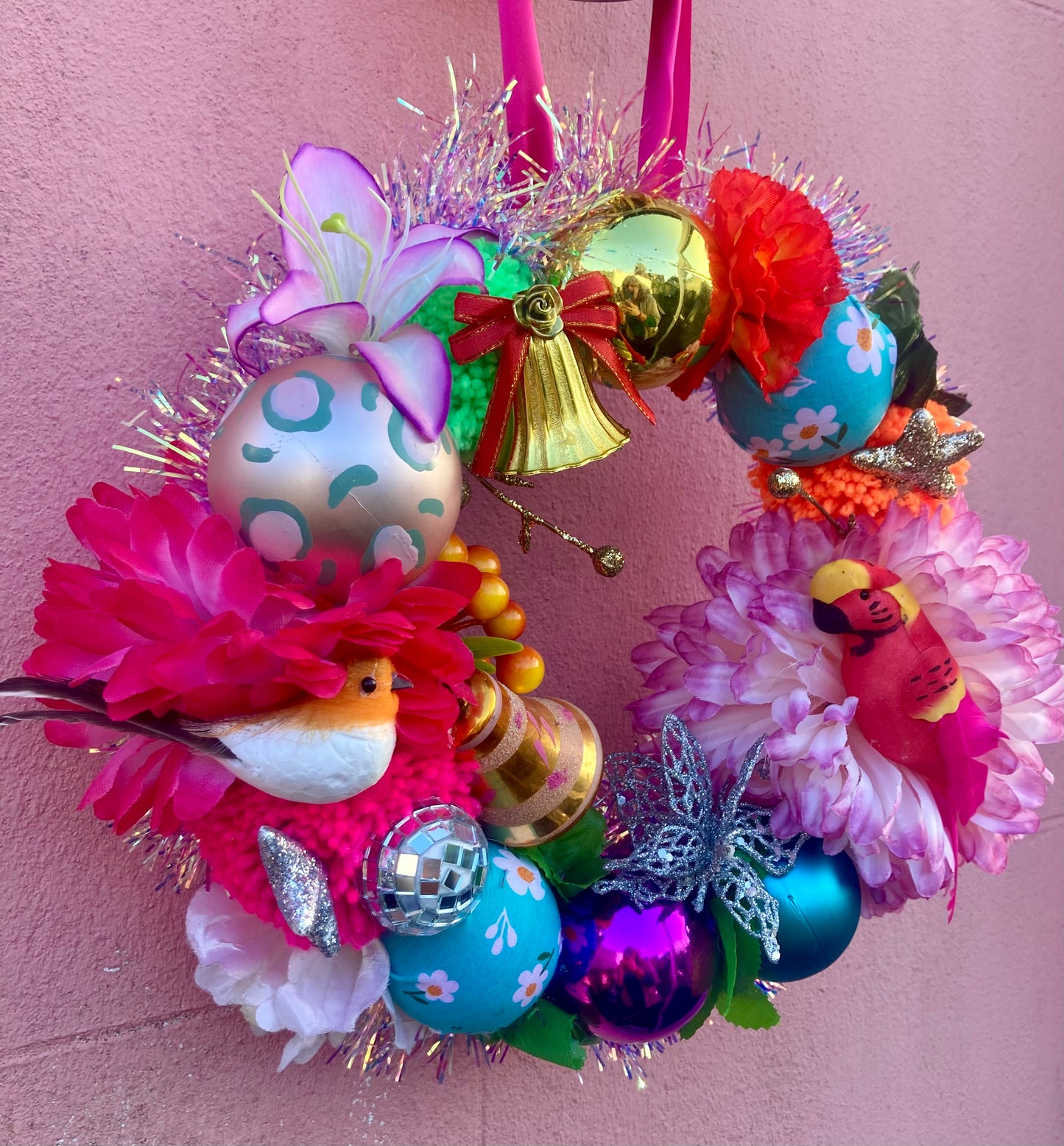 Ready made Kitsch Christmas Wreaths