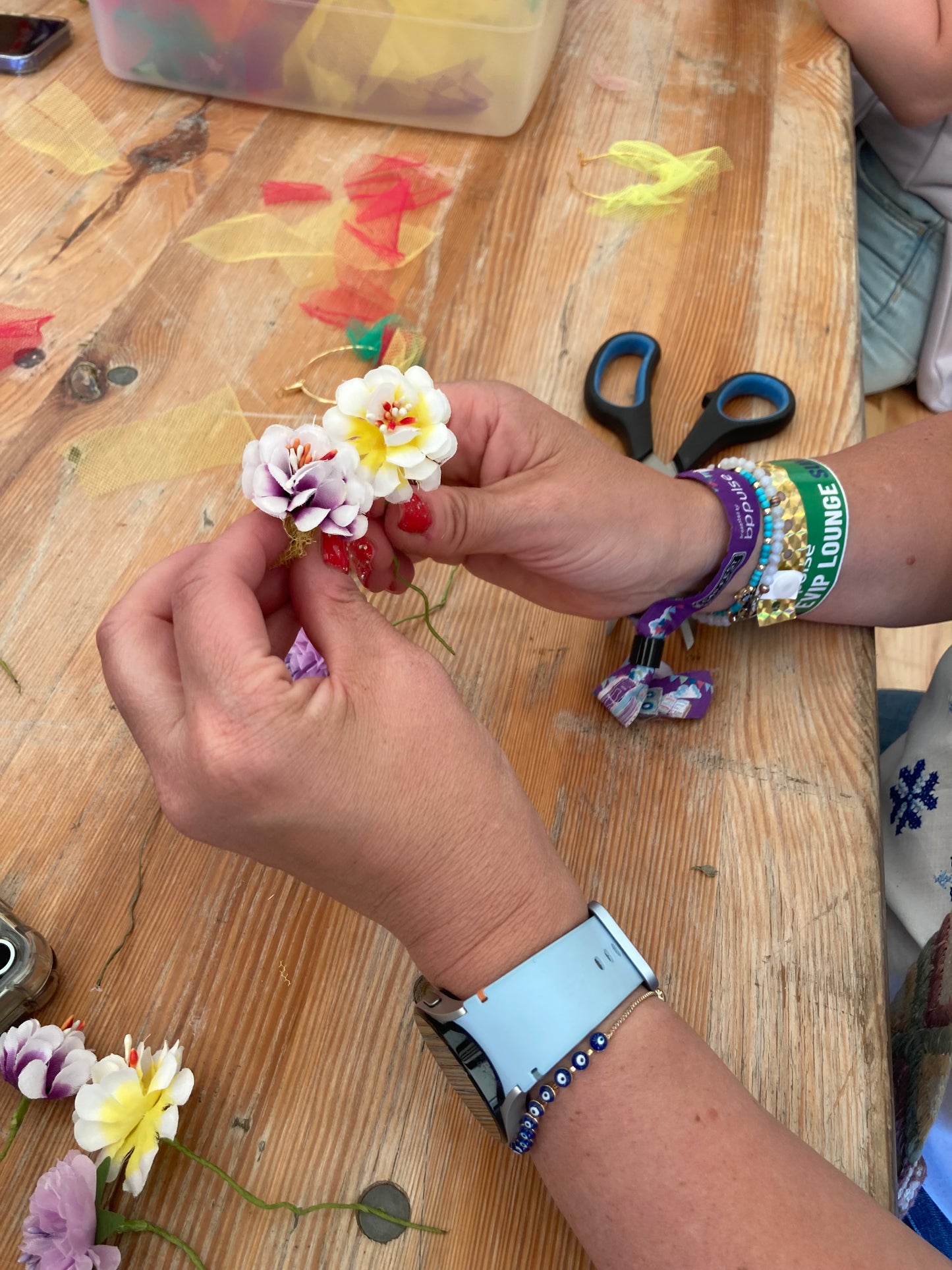 Hen creative parties - flower earrings