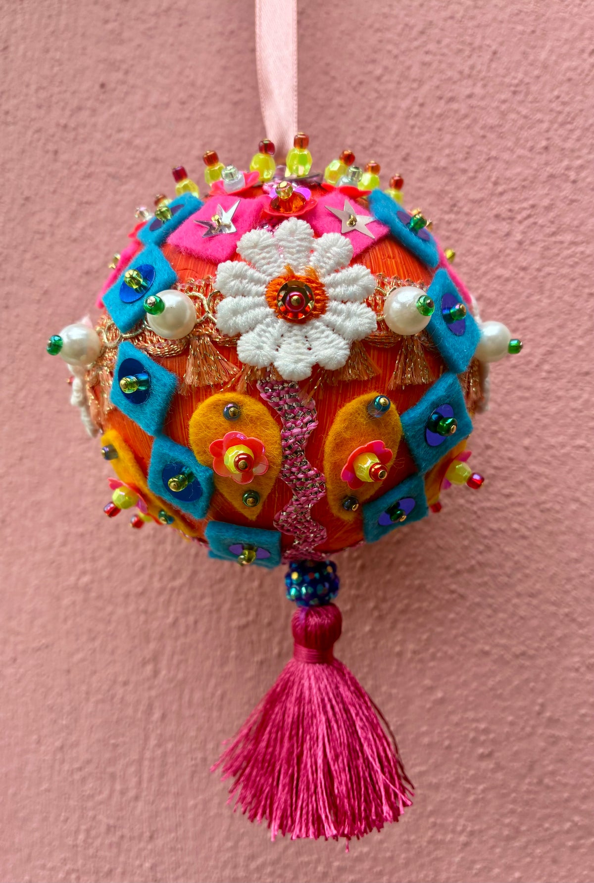 Push pin bauble workshop