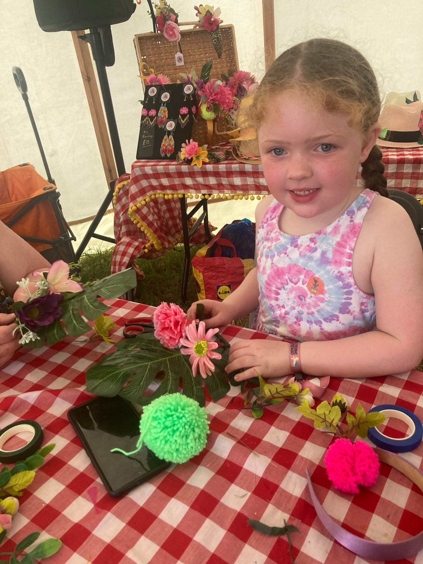 Christmas Flower Pom Pom festival, Pride, Hen hairband Workshop