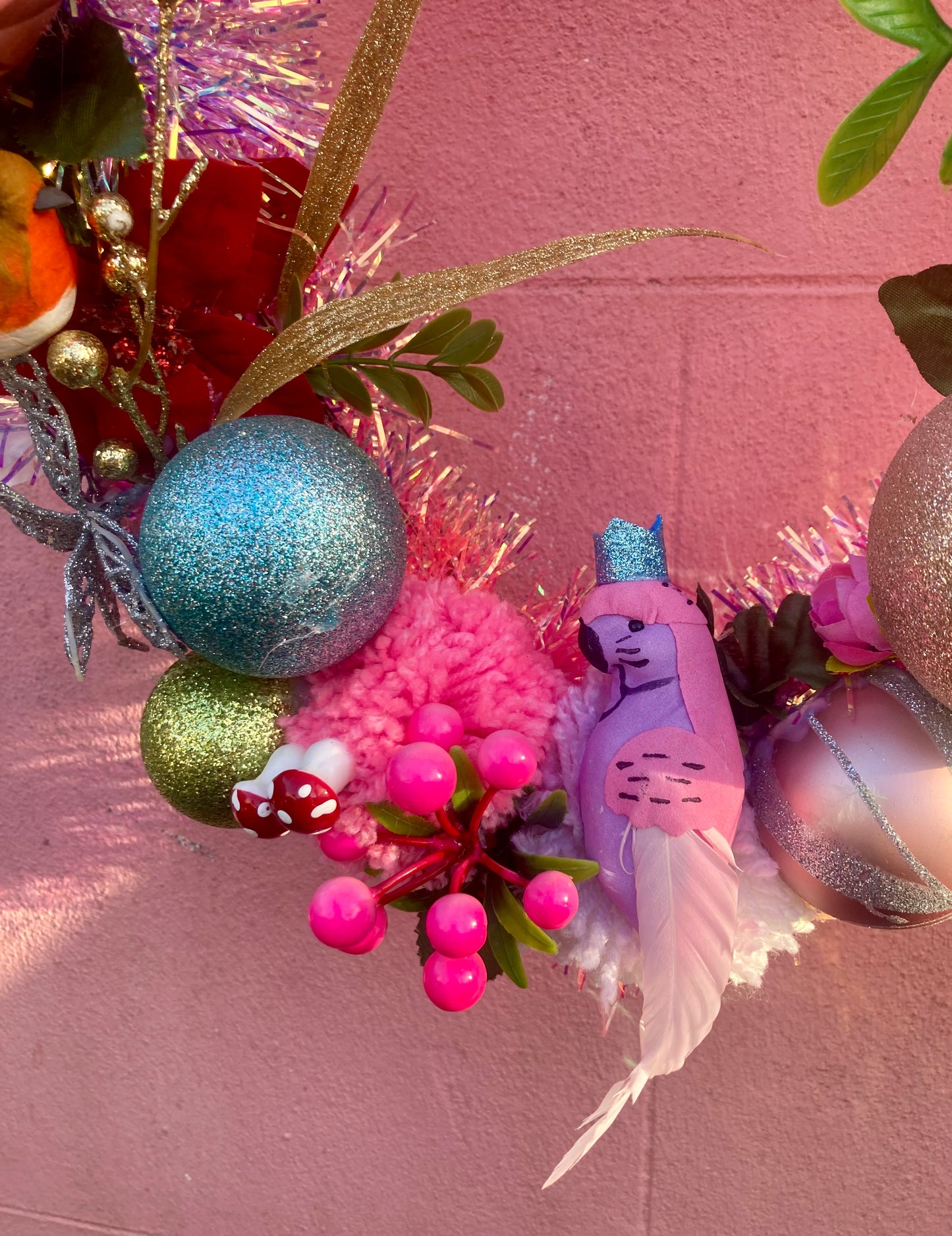 Ready made Kitsch Christmas Wreaths