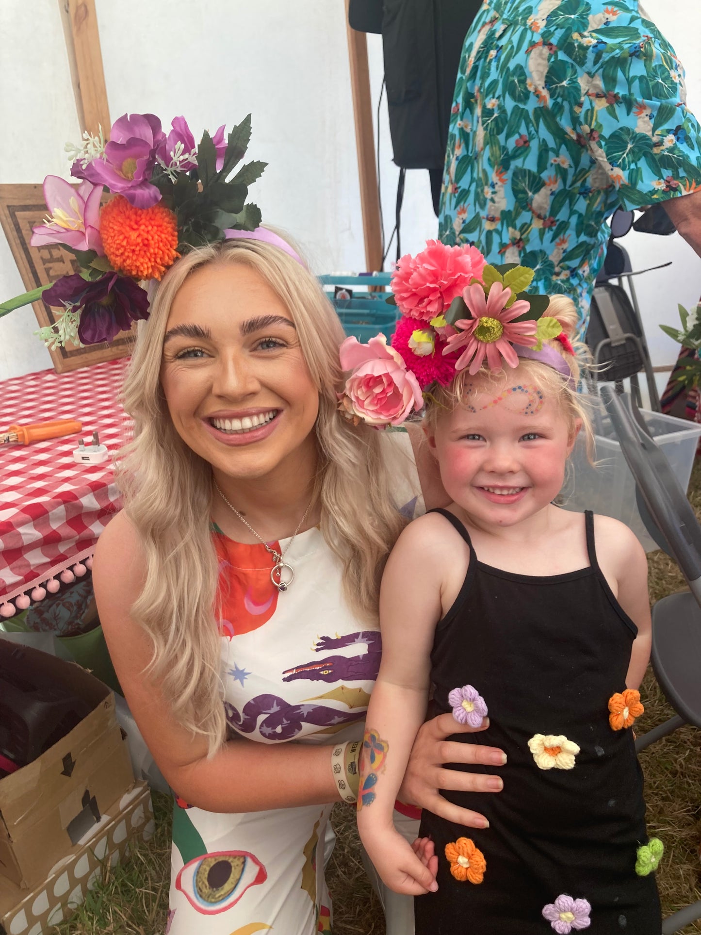 Christmas Flower Pom Pom festival, Pride, Hen hairband Workshop