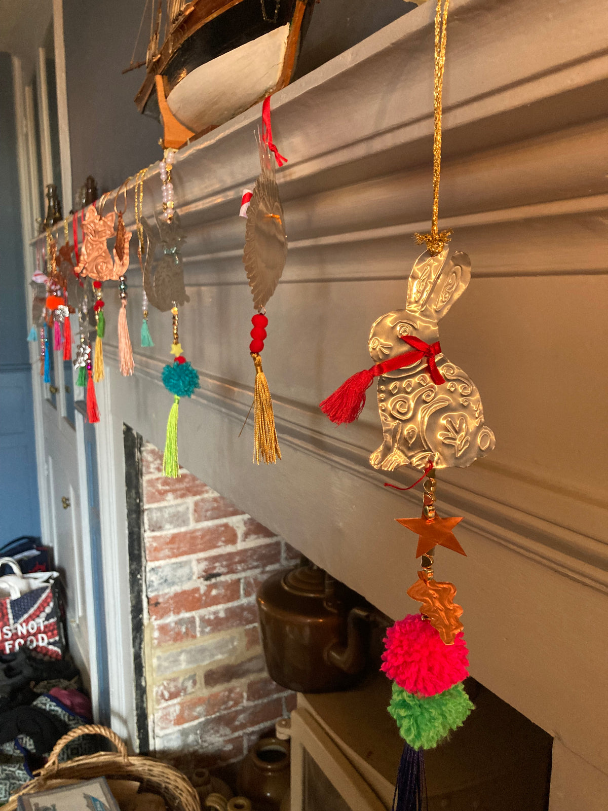 Christmas Embossed Mexican hojalata tin decoration workshops