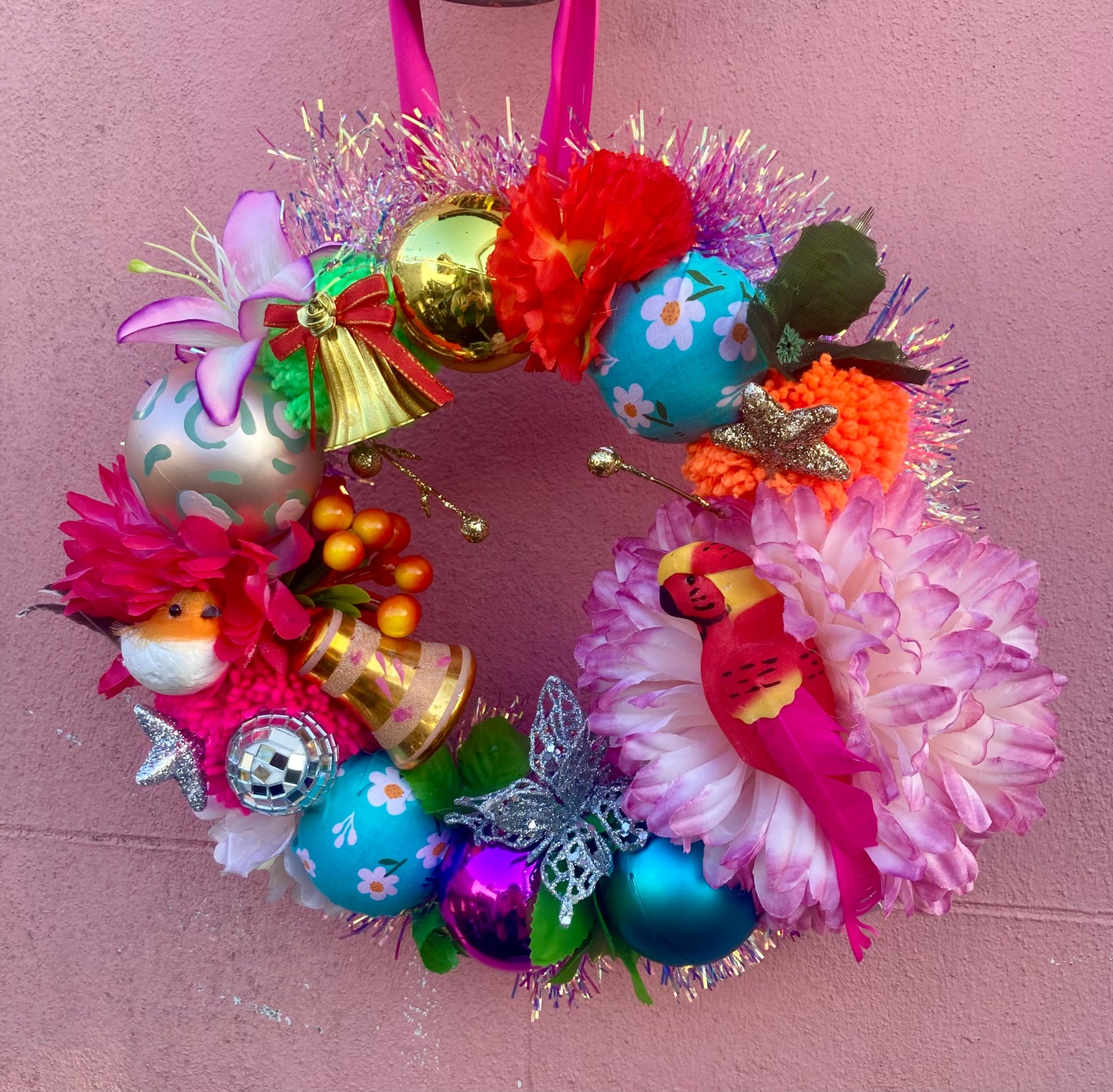 Ready made Kitsch Christmas Wreaths