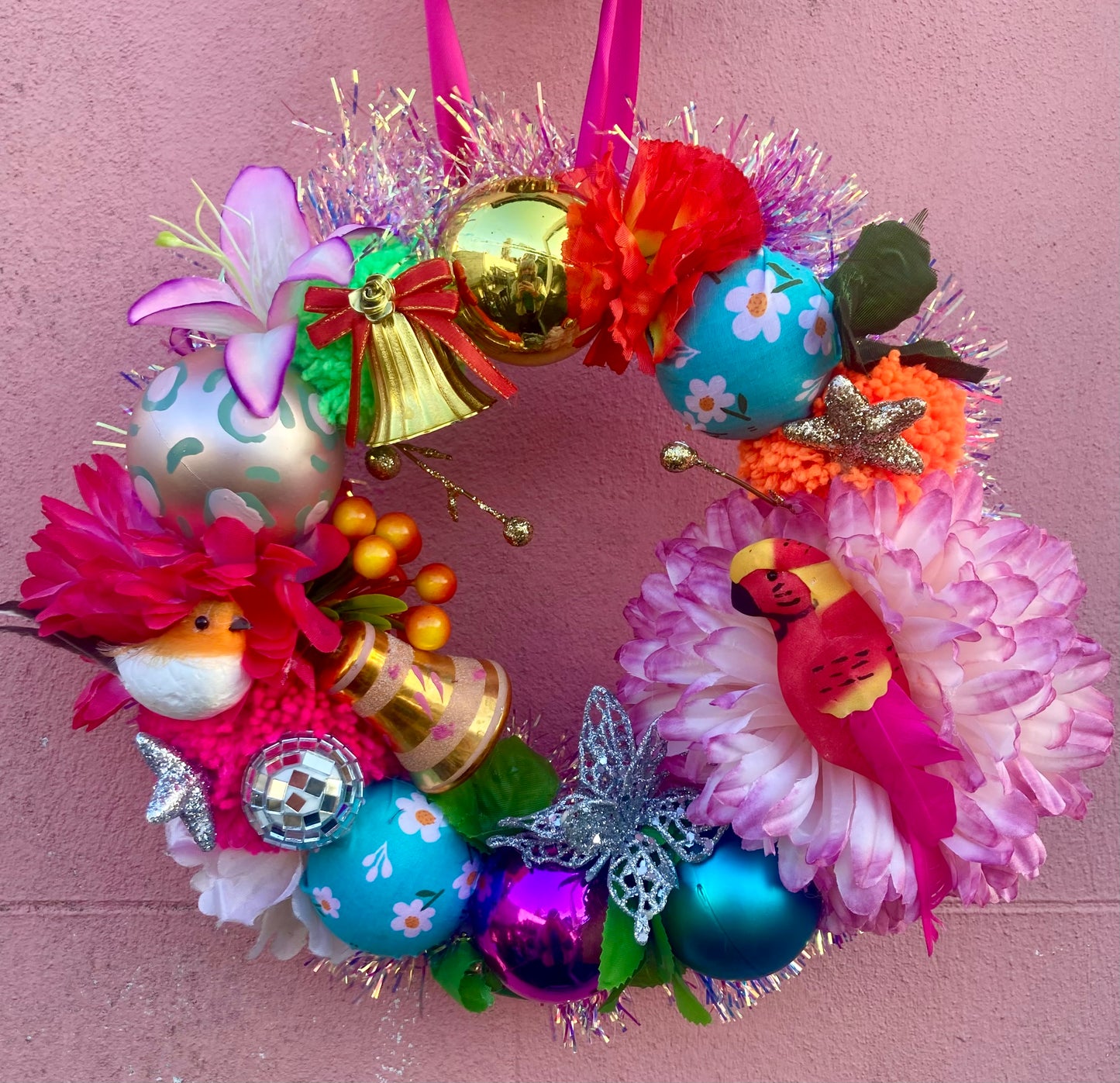 Ready made Kitsch Christmas Wreaths