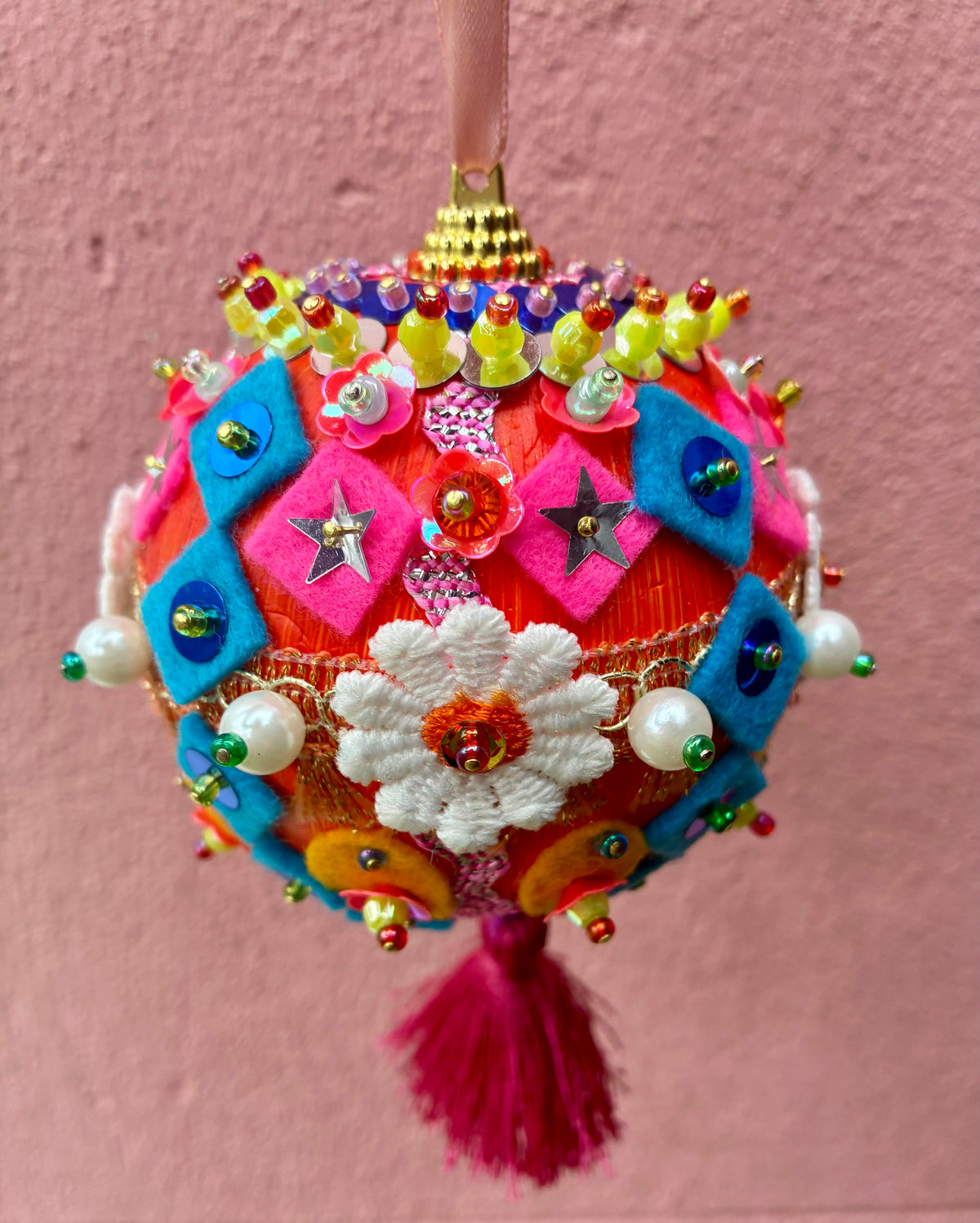 Push pin bauble workshop