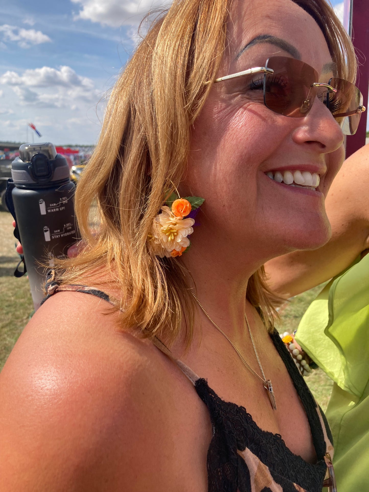 Hen creative parties - flower earrings