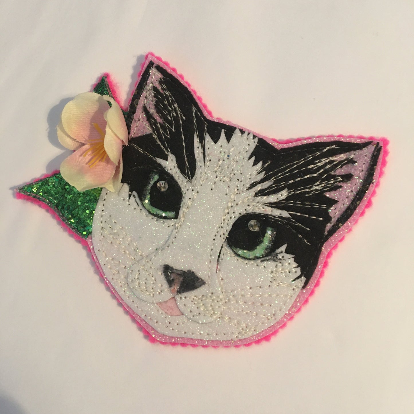Pet portrait brooch