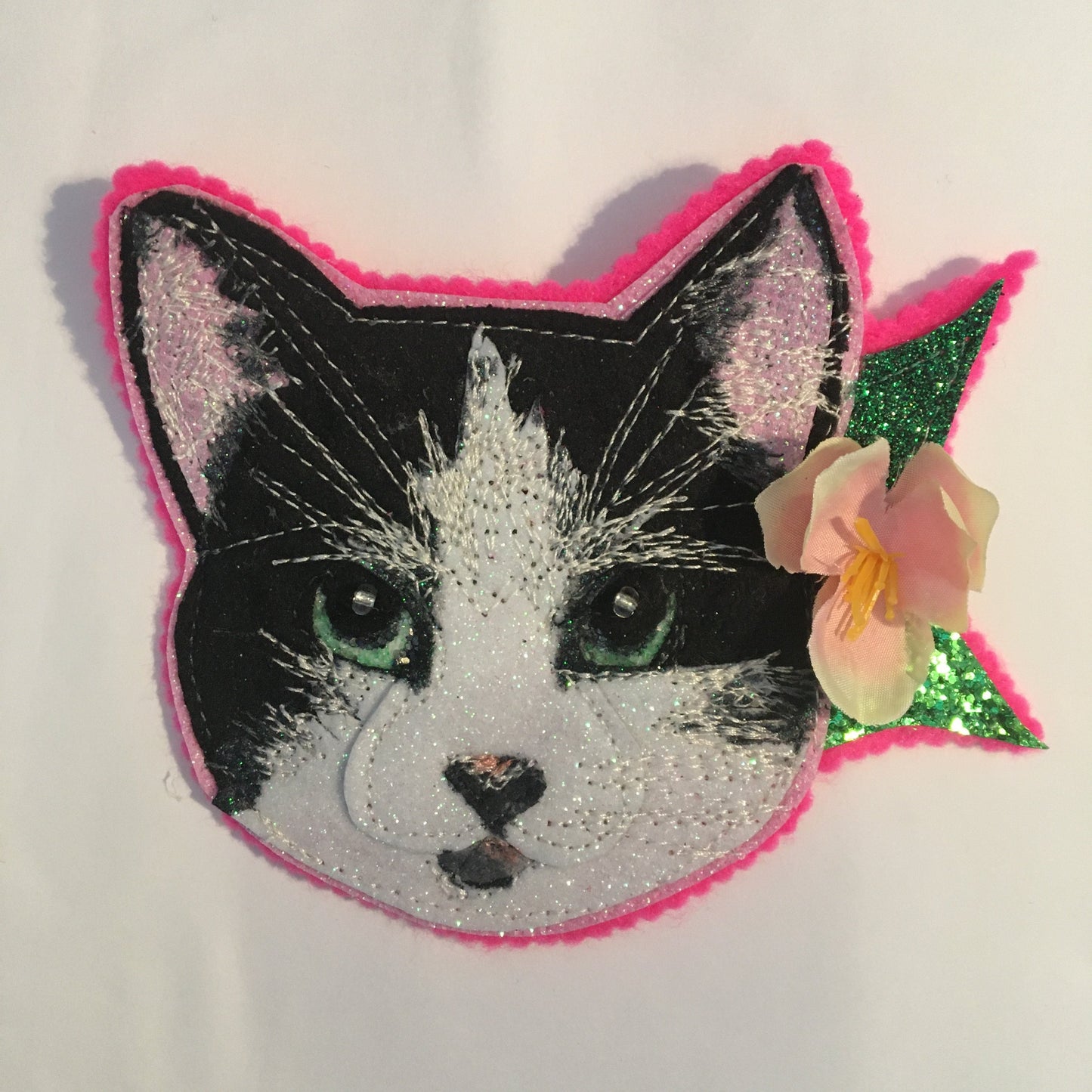 Pet portrait brooch