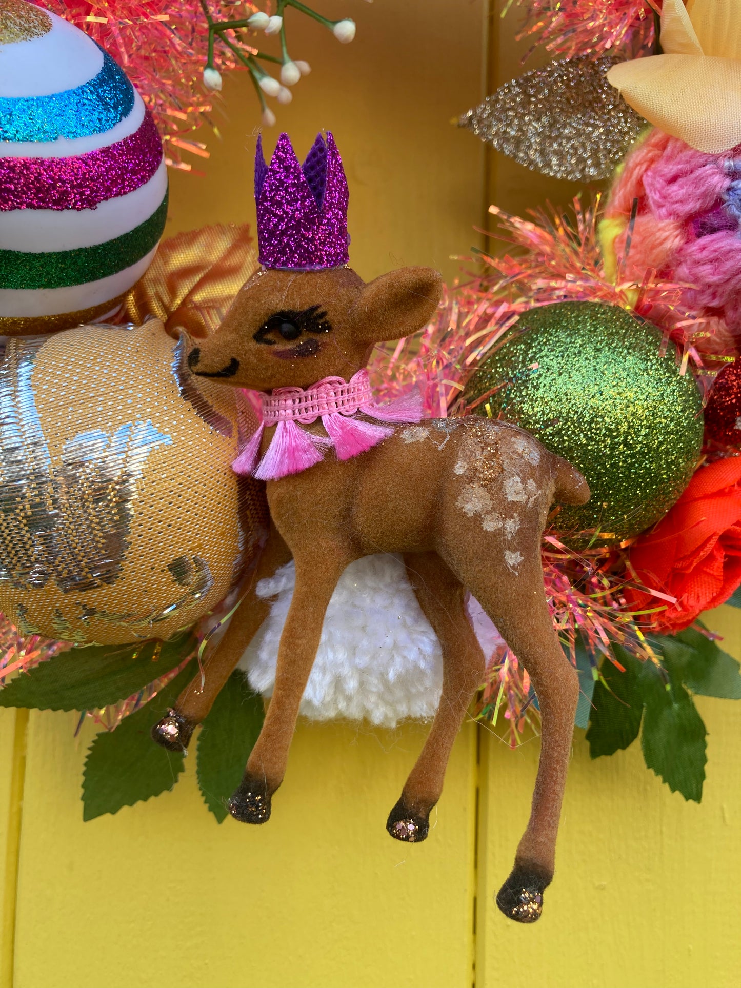 Ready made Kitsch Christmas Wreaths