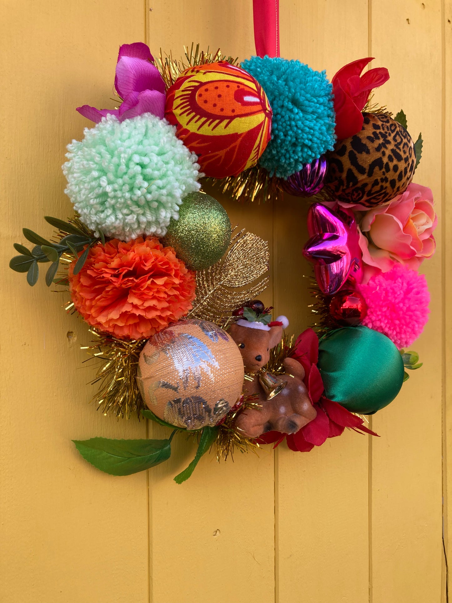 Ready made Kitsch Christmas Wreaths